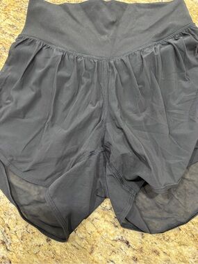 Lululemon Nulu and Mesh High-Rise Yoga Short 3.5"